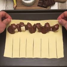 Discover Recette La Couronne Banane Nutella Et Autres Recettes Chefclub Original Banane Nutella Nutella Recette