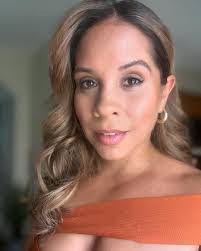 Cindy Mariscal's Instagram, Twitter & Facebook