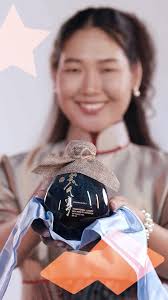 From gas🔥 to GIFs🔥🔥🔥 Originally trained to be an engineer, Kenny Mays  decided to pursue his passion and become an animator. Kenny's animated GIFs  feature original characters in ordinary situations, allowing thousands