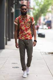 The key here is to stick to one print. Men S Floral Pattern Style Floral Shirt Outfit Mens Street Style Stylish Men