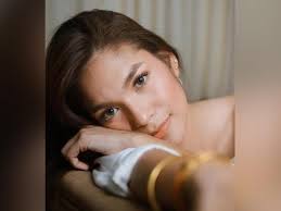 Celebrities rave over Andrea Torres's latest stunning photo