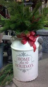 As for this look, it simply screams fall. Christmas Ideas For The Home Christmas Deco Old Milk Cans Rustic Christmas
