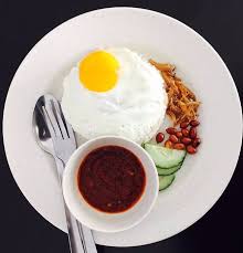 Pada hari larian, itulah nasi lemak yang saya terima. Johor Style Nasi Lemak Simple Butso Delicious Picture Of D Auni Cafe Kuala Kangsar Tripadvisor