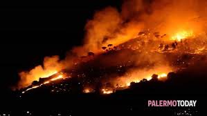 E' quanto afferma il comandante salvatore zucco che aggiunge: Incendi In Sicilia Domani Allerta Rossa Della Protezione Civile