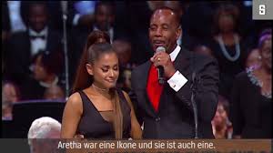 Die dritte folge der 11. Trauerfeier Fur Aretha Franklin Pastor Beruhrt Brust Von Ariana Grande Youtube