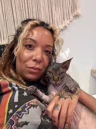 Do you have a hairless cat? Can I see pictures?