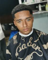 Lan moy gnouleul 😂😂😂 Quand c'est le naturel,le parfait c'est tjr chez  #ABSBARBERSHOP gneuw niaw gnibi rafett Coiffure à domicile disponible👍