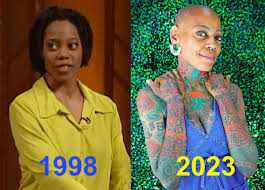 25 years later, Debra Wilson somehow looks totally different ...