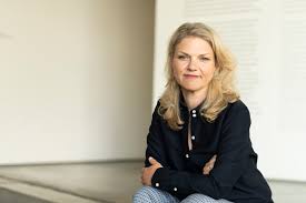 Norske kaptenen ebbe astrup och martina helsing. When An Exhibition Actually Matters Kunstkritikk