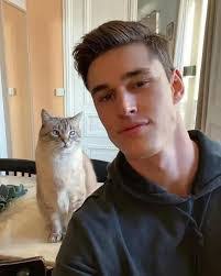 Eddie Sid's Instagram, Twitter & Facebook