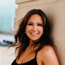 Emma Griggs's Instagram, Twitter & Facebook