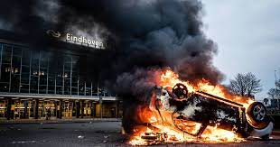 Op veel plekken in het land was het een onrustige nacht. Politie Vreest Nog Dagen Of Weken Van Onrust Na Rellen Rond Avondklok Rellen Avondklok Ad Nl