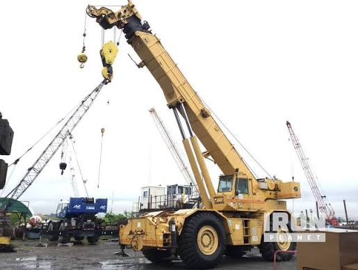 Grove RT990 Rough Terrain Crane