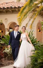 Früher konnten sich nur adelige und vermögende leute ein weißes brautkleid leisten. Schieres Spitzen Halfter Hochzeitskleid Stella York Wedding Dresses