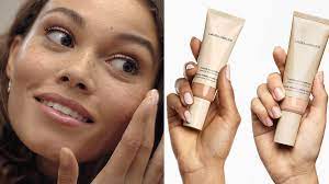 I Tried Laura Mercier S Reformulated Tinted Moisturizer Editor Review Allure