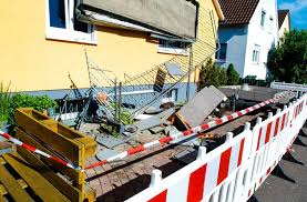Nach Balkonabsturz In Steinheim Gutachter Stellt Bauliche Mangel Fest Landkreis Ludwigsburg Stuttgarter Zeitung