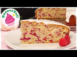Er ist super saftg und luftig und total schnell und einfach gemacht! Perfekter Sommerkuchen Saftiger Himbeer Joghurt Kuchen Youtube