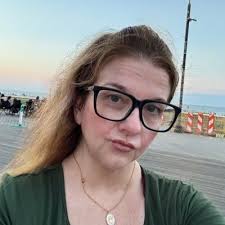 Helen Godney (@HelenGodney)