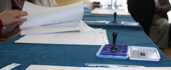 Campania electorală pentru alegerile europarlamentare din 2019 a început pe 27 aprilie, la ora 0:00, și se va încheia pe 25 mai. Cum Arata Buletinele De Vot Pentru Alegerile Europarlamentare Si Referendum