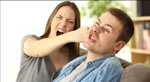 رؤية العزباء انها تأخذ إبرة في المنام تشير إلى ان حياتها الدراسية والعملية ستحقق فيها نجاح كبير وتفوق. Ø§Ù„Ø¶Ø±Ø¨ ÙÙŠ Ø§Ù„Ù…Ù†Ø§Ù… Ù„Ù„Ø¹Ø²Ø¨Ø§Ø¡