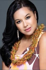 Adele Wynn's Instagram, Twitter & Facebook