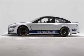 Our car experts choose every product we feature. Ford Mustang Nascar Cup Series Car Unveiled Debut At 2019 Daytona 500 Snaplap