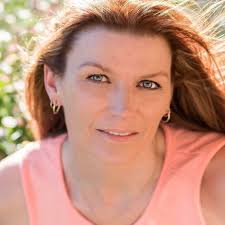 Julie Jago (@julie.jago101)