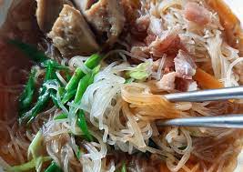 Selamat mencoba resep ini dan semoga keluarga di rumah suka. Resep Bihun Kuah Pedas Enak Dan Antiribet Resep Dapur Kobe