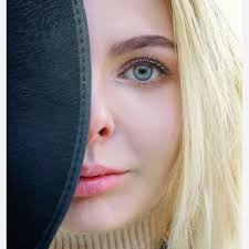 A newspaper article from the early 2000s showing how Brad Pitt notoriously  liked to match the looks of the women he dated throughout the 90s and 2000s.