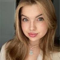 Melissa Bustillo's Instagram, Twitter & Facebook