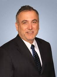 Distinguished Alumnus Steven Peña Discusses Law with Political Science  Students