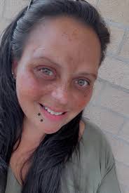 Michelle Dundas's Instagram, Twitter & Facebook