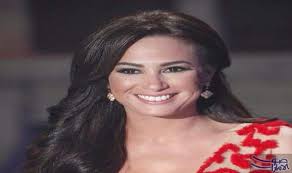 هند صبري تظهر مع عمرو أديب في كل يوم الإثنين تحل الفنانة هند صبري ضيفة على برنامج كل يوم الذي يقدمه الإعلامي عمرو أديب الليلة