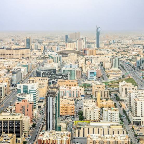 تأثير إيجابي متوقع لتثبيت الإيجار في الرياض على الاستقرار المالي للأسر السعودية