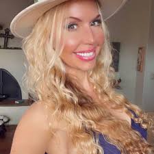 Lexi McDonald, creator of the highly popular youTube channel, "Exmo Lex,"  sits down with John Dehlin to talk about what initially prompted her to  start sharing her experiences with the church, how