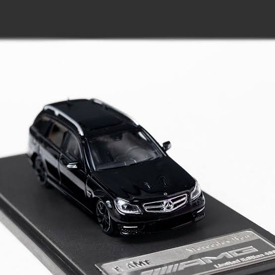 MERCEDES BENZ C63 AMG ESTATE WAGON BLACK