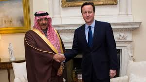 Two years later, he got confused and tried to eat one sideways with president obama. David Cameron Mocked After Nibbling Hot Dog With Fork And Knife Al Arabiya English