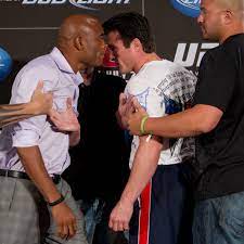 On the street, the guy who punches the other guy in the face harder and more often. Ufc 148 Results Silva Vs Sonnen Mma Fighting
