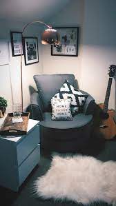 In addition to having a space to yourself (no roomates or siblings to ruin a perfect take!), it's also where many of us spend most of our alone time where we might conjure up new musical ideas. Favourite Corner In My Bedroom Cozyplaces