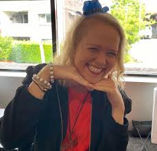 Do combined class books need to be the same shape and size?