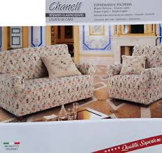 Channel è un divano dalle forme compatte con struttura di seduta unica a cuscino intero e comode cuscinature di schienale in piuma e fibra di poliestere. Copridivano Chanel Elasticizzato Ebay