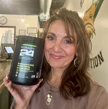 🌟 Fun Friend Friday Vibes! 🌟 These 3 beautiful ladies are the definition  of ENERGY, GRIT & KINDNESS 💪💚 Together, they've lost over 100 pounds —  but what they've gained? Confidence, community