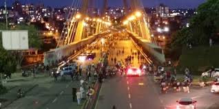 El alcalde de pereira, anunció una recompensa de 50 millones por los responsables de la muerte de un joven en el viaducto y otros dos heridos. Ynuf3mxqgkkyjm