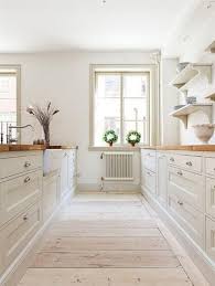 La Cuisine Blanche Et Bois En 102 Photos Inspirantes Archzine Fr Cuisine Blanche Et Bois Cuisine Bois Designs De Cuisine De La Campgne