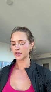 Shelby Robbins's Instagram, Twitter & Facebook