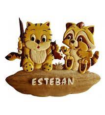 Vous voulez acheter votre plaque de porte chambre de bébé ? Plaque De Porte Prenom En Bois Pour Chambre D Enfant Chaton Et Raton Laveur