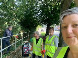 Thank you to Rainham Mark Grammar School's litter critter crew. Who today  added another bag to our #GBSpringClean. 📍 RMGS school grounds ✓ 23/70  Still plenty of time to get involved and