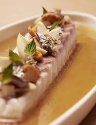 Bar De Ligne Confit Extrait D Aubergine Girolles Tete De Clou Anchois Amandes Fraiches Coriandre Menthe L Food Presentation Food Design Fine Food
