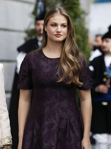 Leonor, la hija mayor de los reyes es la figura central de los Premios Princesa  de Asturias, que este viernes 24 de octubre celebran su 45ª edición en  Oviedo. Y, a diferencia
