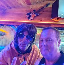 How far is it from flamingo hotel to the old town please is it easier to  get a bus or taxi